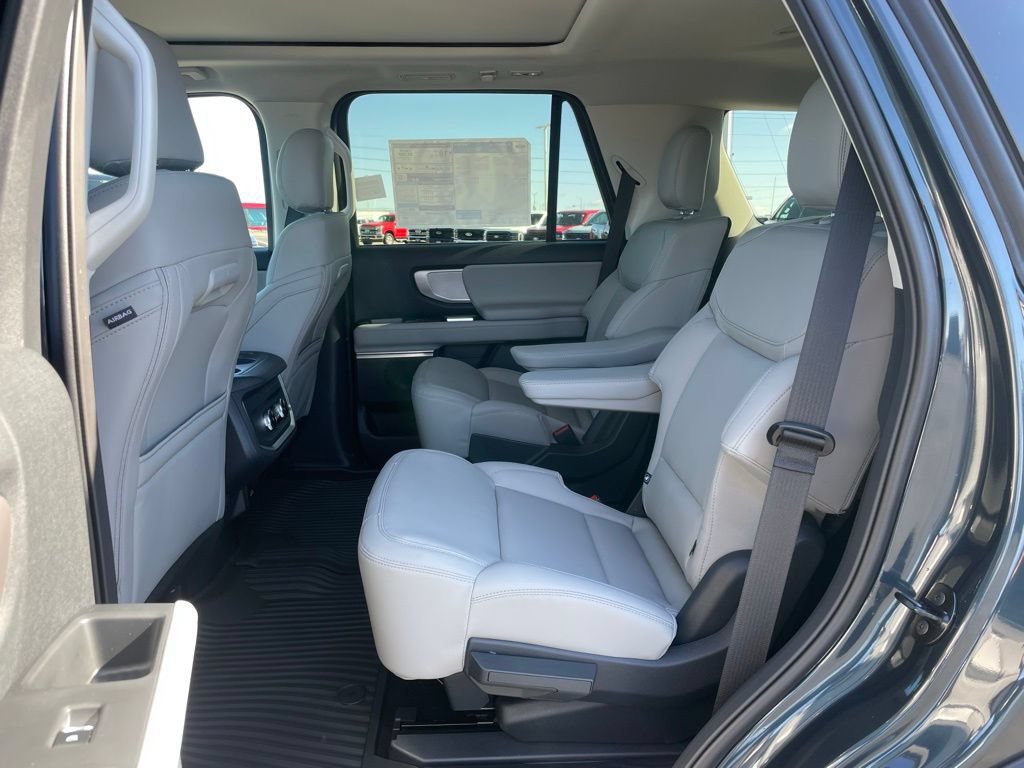 New 2026 Ford Expedition Active AWD/4WD image 8