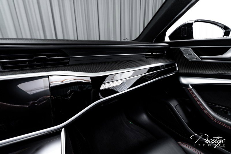 Used 2022 Audi RS 6 w/ Executive Package image 33