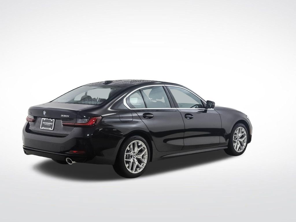 Used 2025 BMW 330i xDrive Sedan w/ Premium Package AWD/4WD image 5