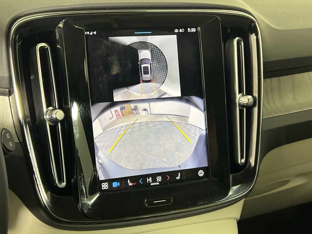 Certified 2024 Volvo XC40 B5 Plus image 23