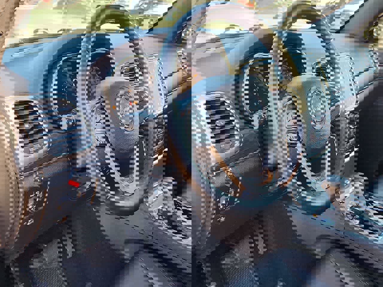 Used 2022 Jeep Grand Cherokee Limited w/ Tech Group image 10