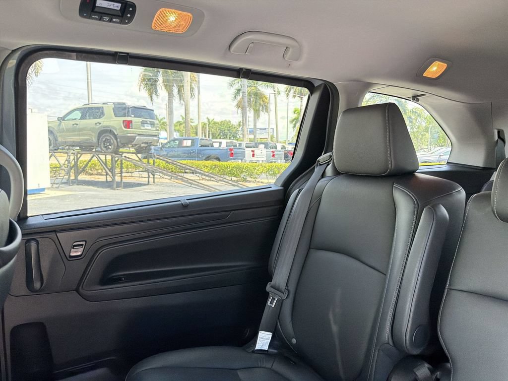 Certified 2024 Honda Odyssey Touring image 11