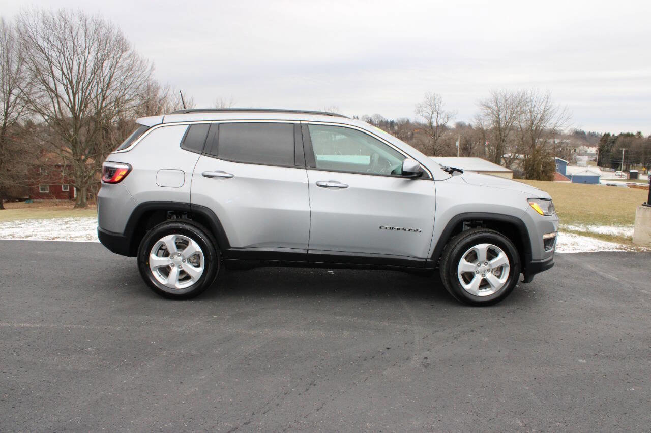 Used 2021 Jeep Compass Latitude AWD/4WD image 3