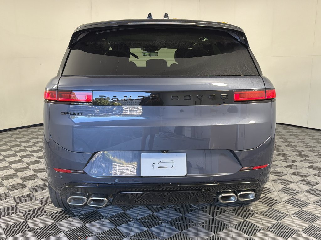New 2027 Land Rover Range Rover Sport Dynamic SE AWD/4WD image 6