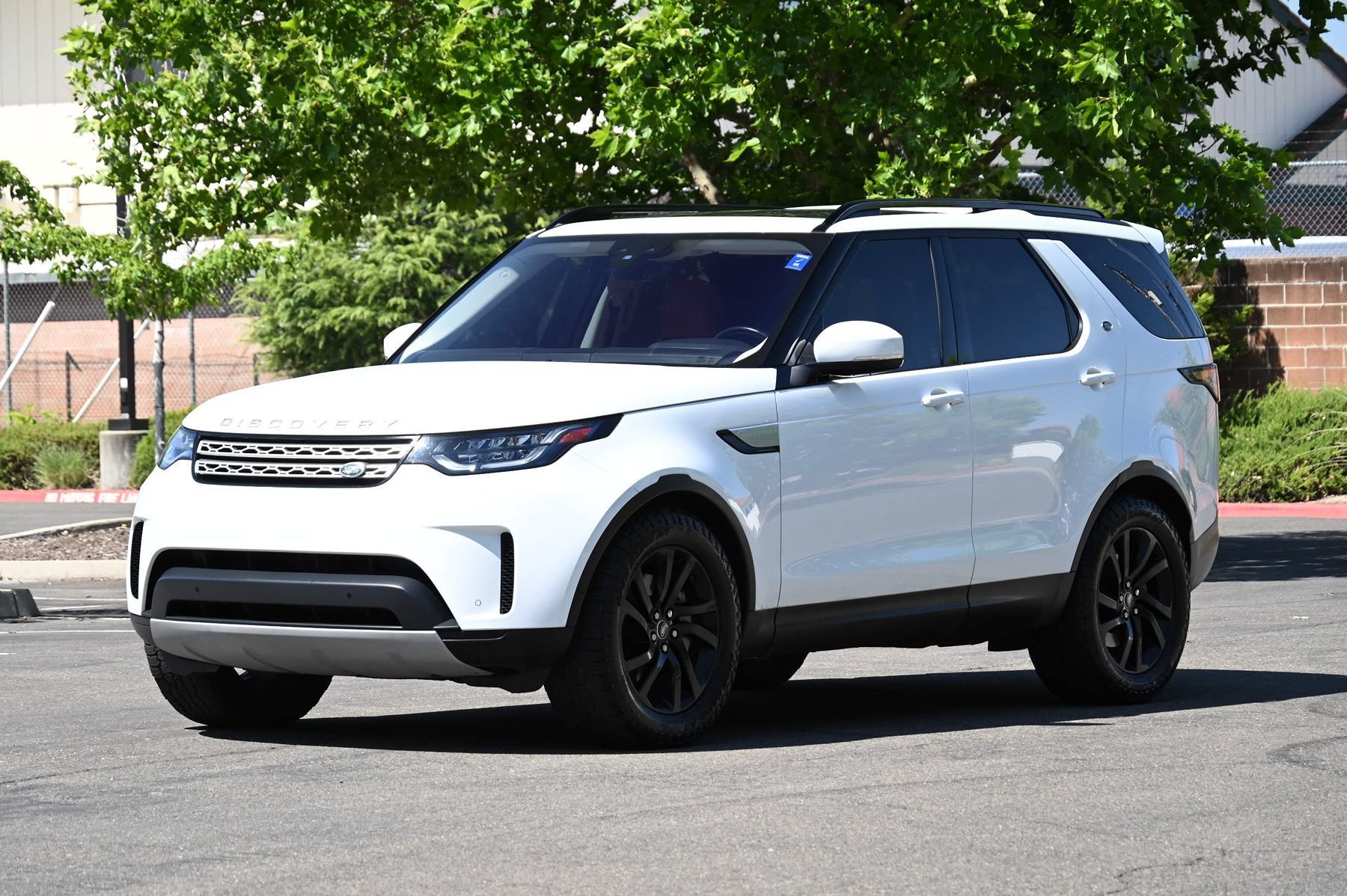 Used 2019 Land Rover Discovery HSE AWD/4WD image 3
