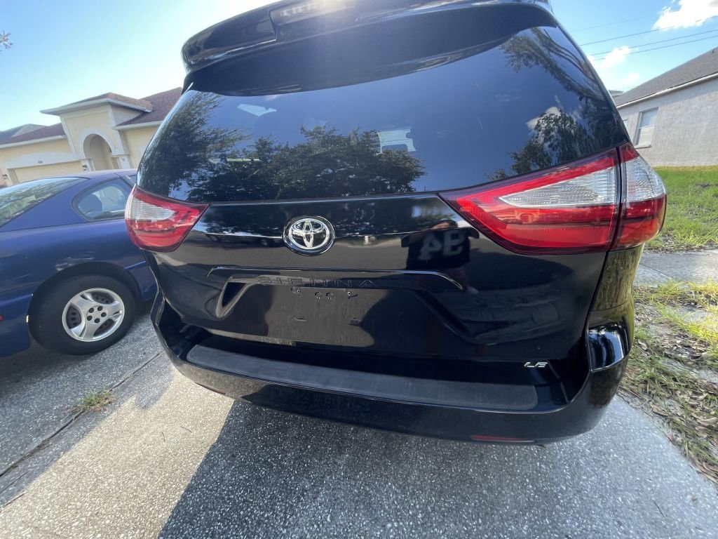 Used 2017 Toyota Sienna LE image 28