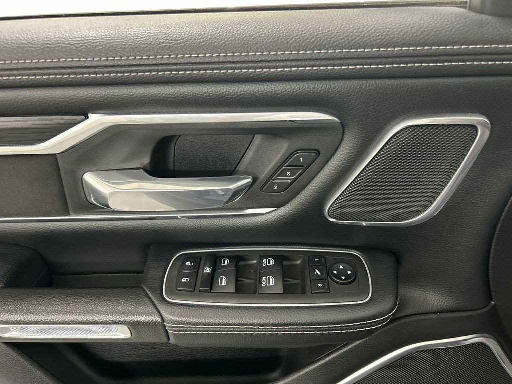 Used 2023 RAM 1500 Laramie AWD/4WD image 11