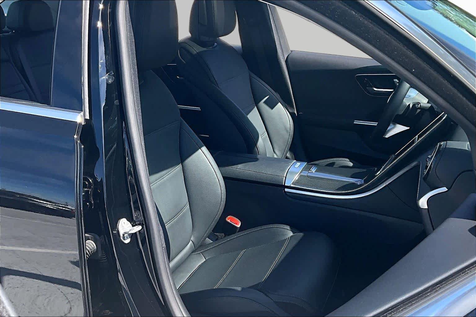 Used 2022 Mercedes-Benz C 300 Sedan image 9