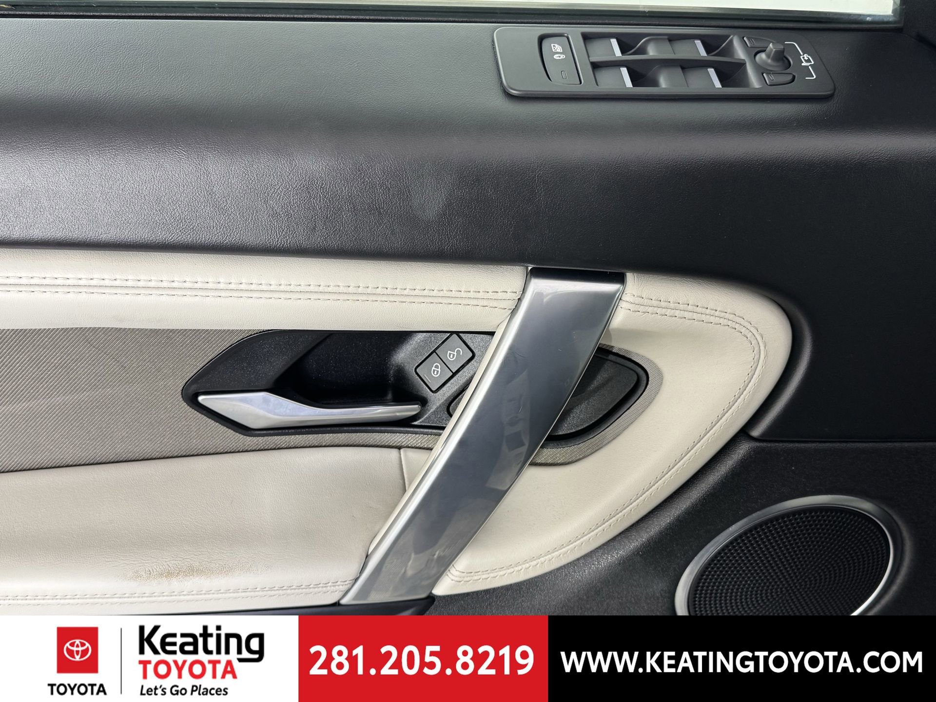 Used 2020 Land Rover Discovery Sport SE R-Dynamic image 12