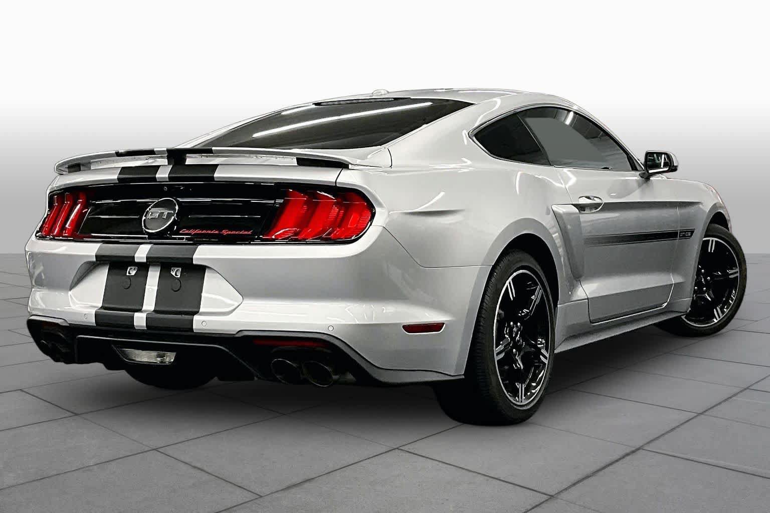 Used 2019 Ford Mustang GT Premium w/ Equipment Group 401A RWD image 12