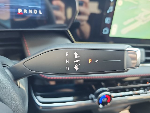 New 2027 Chevrolet Equinox RS FWD image 16