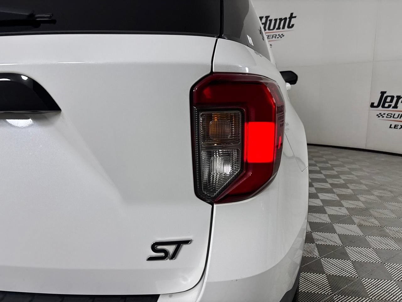 Used 2022 Ford Explorer ST w/ Equipment Group 401A AWD/4WD image 38