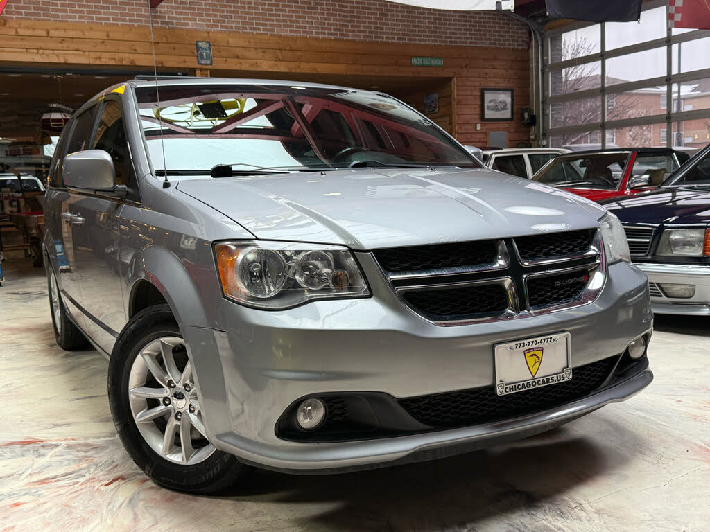 Used 2018 Dodge Grand Caravan SXT FWD image 3