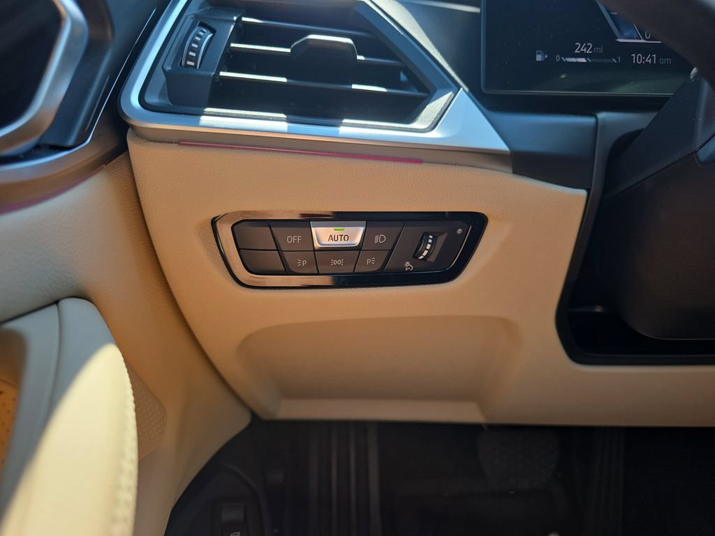 Used 2024 BMW 430i Convertible w/ Convenience Package RWD image 18