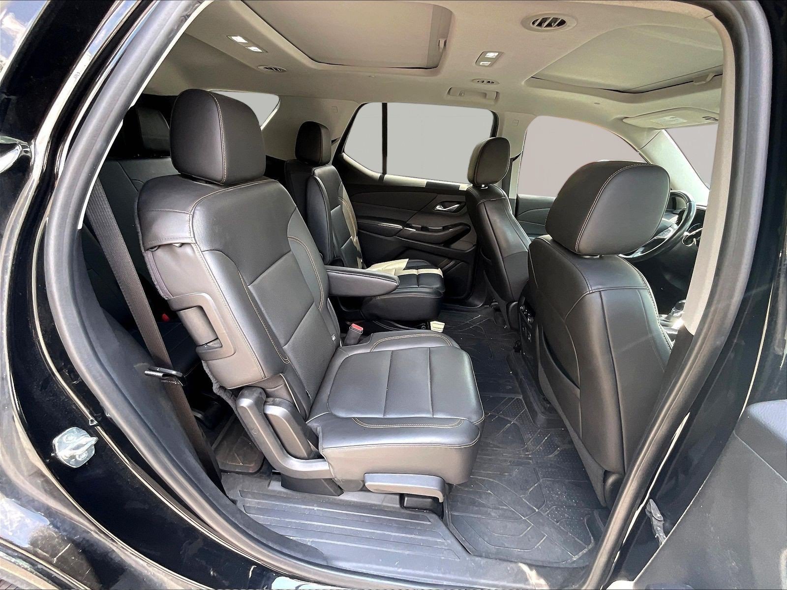 Used 2021 Chevrolet Traverse Premier w/ Redline Edition AWD/4WD image 26