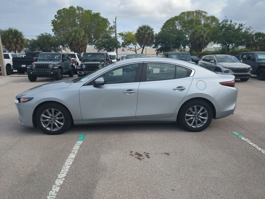 Used 2021 MAZDA MAZDA3 Sedan FWD image 9