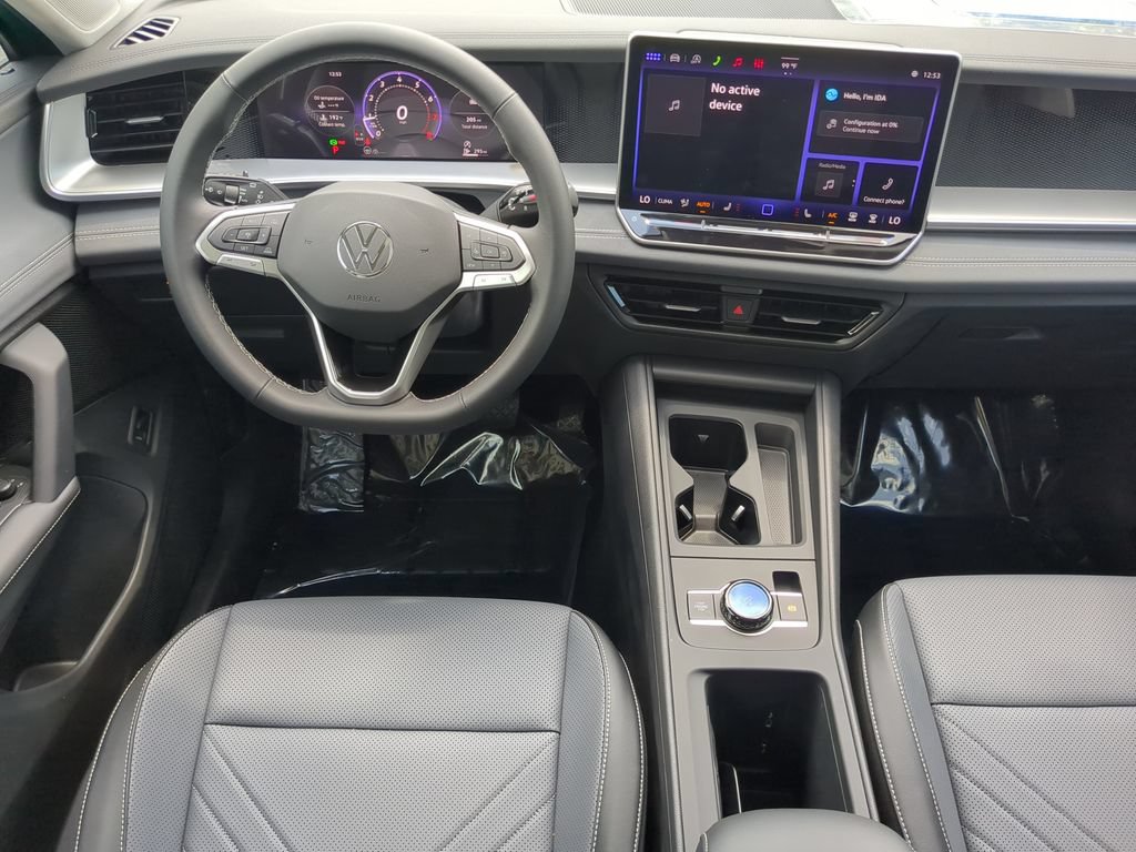 New 2026 Volkswagen Tiguan SE FWD image 13