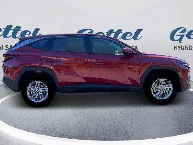 New 2025 Hyundai Tucson SE image 9