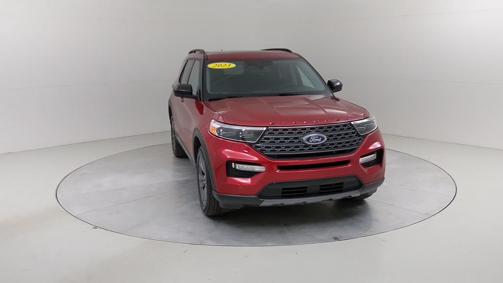 Certified 2023 Ford Explorer XLT w/ Equipment Group 202A AWD/4WD image 10