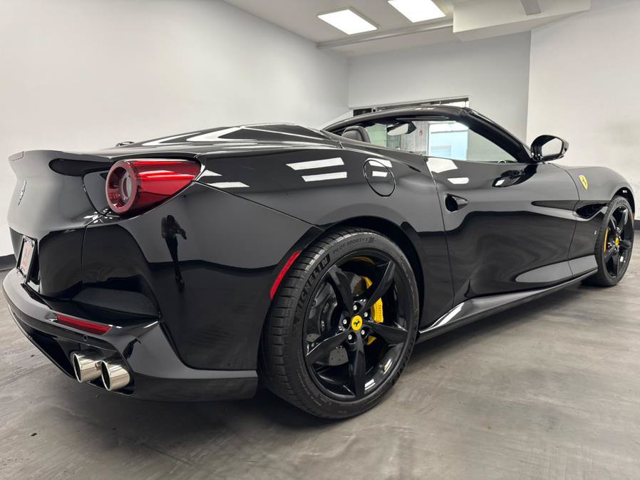 Used 2019 Ferrari Portofino RWD image 39