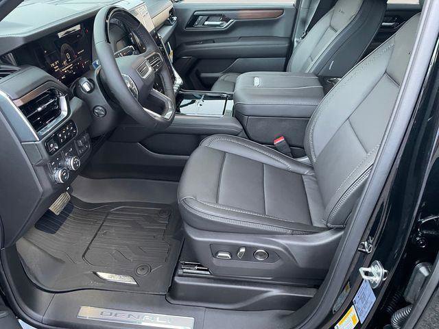 New 2026 GMC Yukon XL Denali w/ Denali Reserve Package AWD/4WD image 9