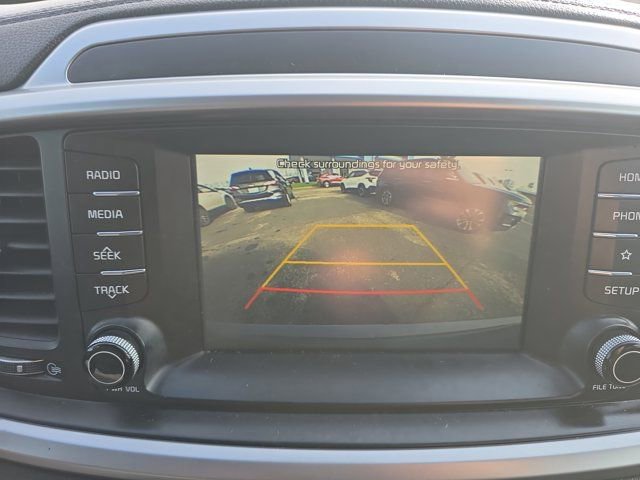 Used 2020 Kia Sorento LX image 31