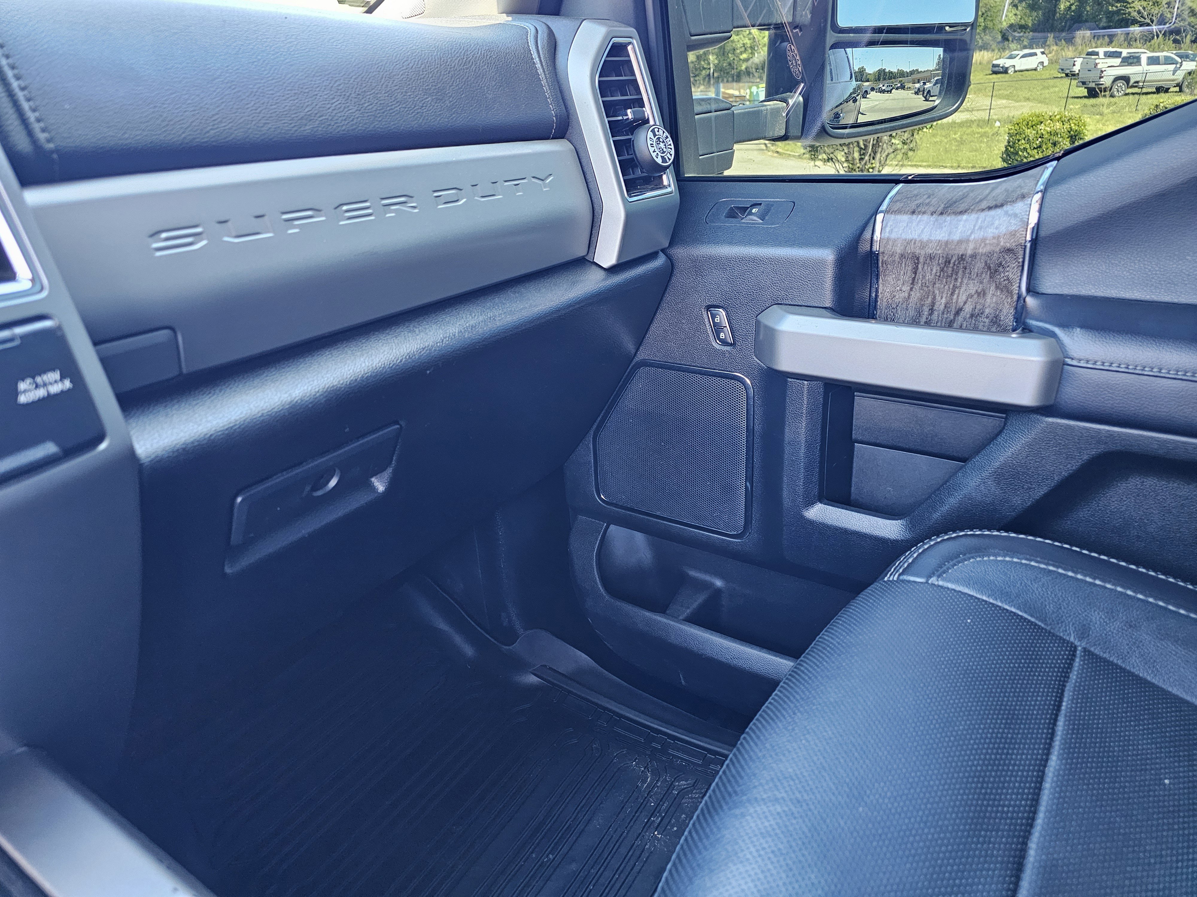 Used 2018 Ford F250 Lariat w/ Lariat Ultimate Package image 28