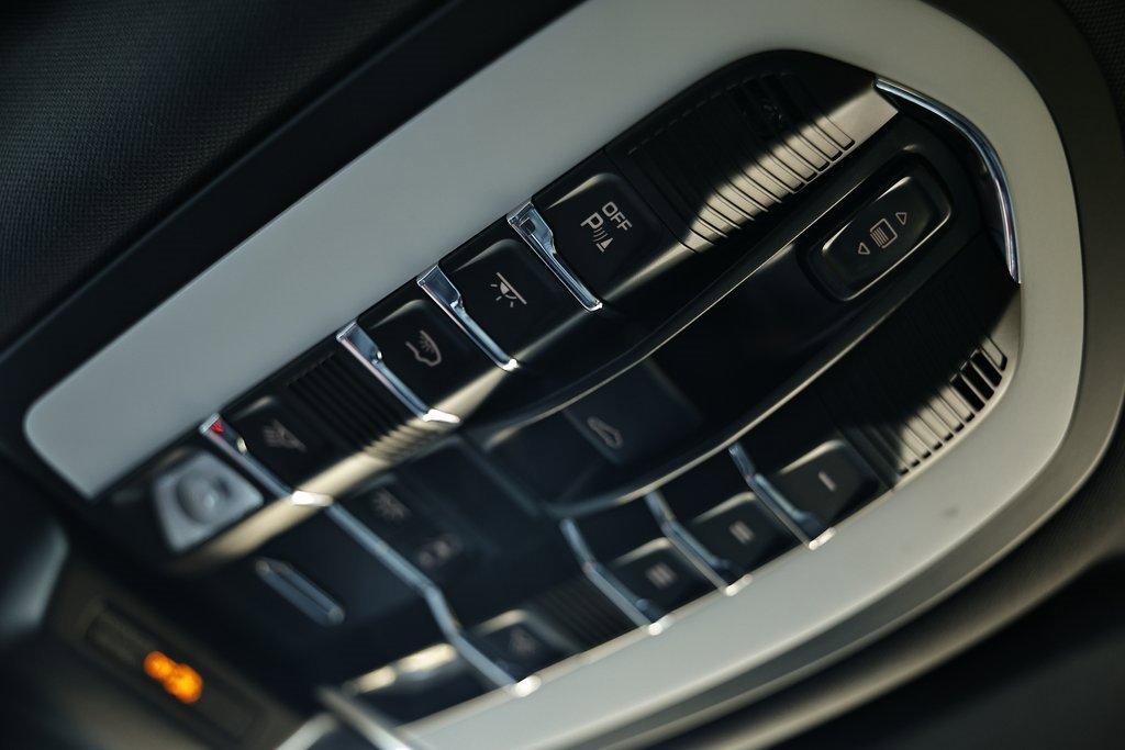 Used 2023 Porsche Macan S image 44