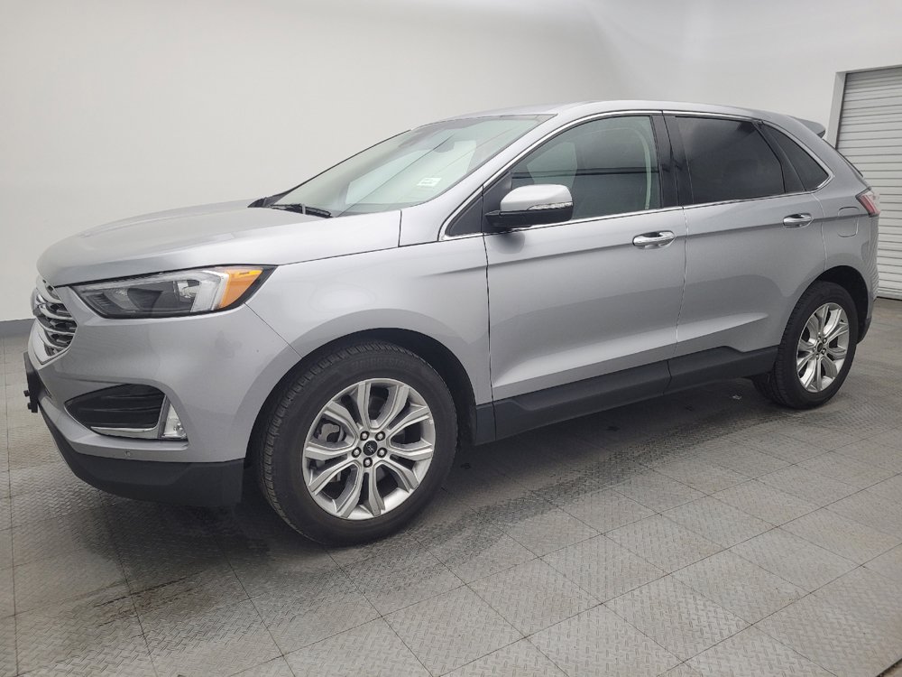 Used 2024 Ford Edge Titanium image 2