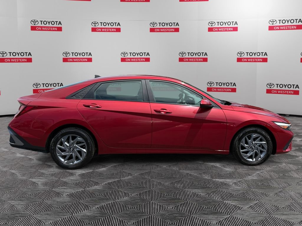 Used 2024 Hyundai Elantra SEL FWD image 4