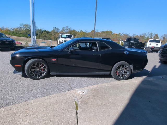 Used 2015 Dodge Challenger SRT RWD image 9