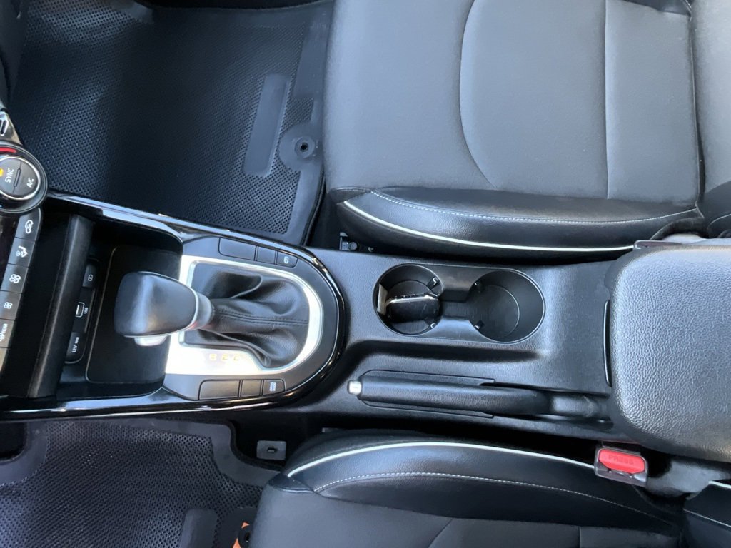 Used 2022 Kia Forte GT-Line image 12