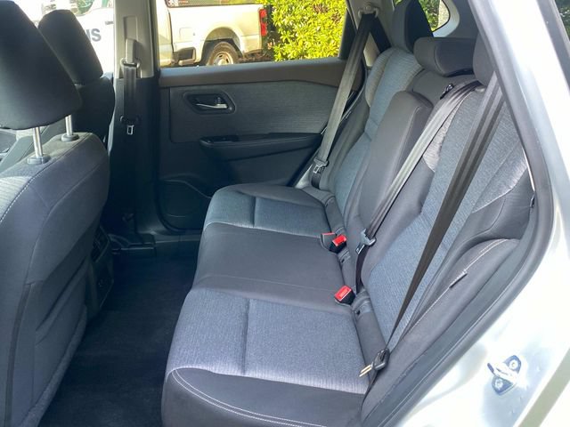 Used 2022 Nissan Rogue SV FWD image 8