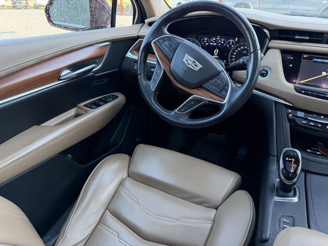 Used 2017 Cadillac XT5 Platinum w/ Driver Assist Package image 14