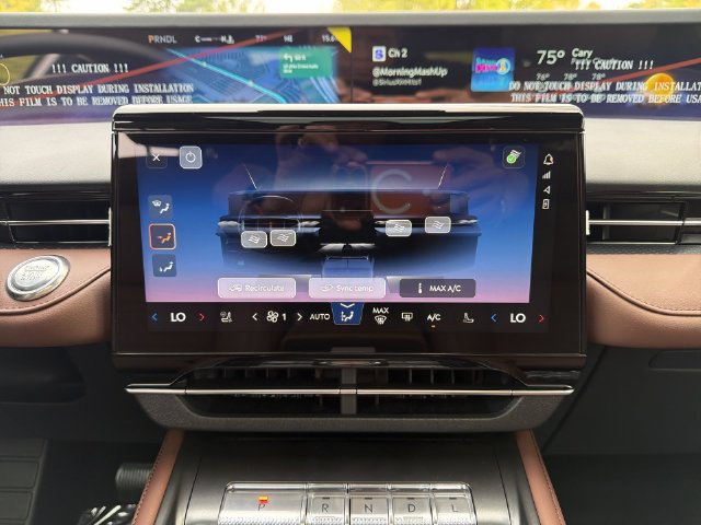 New 2026 Lincoln Nautilus Reserve AWD/4WD image 19