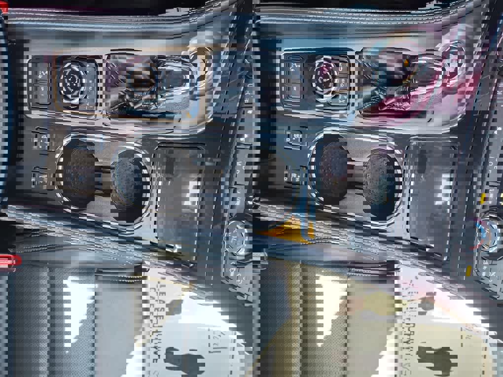 Used 2023 Nissan Maxima SV w/ Floor Mat Group image 23