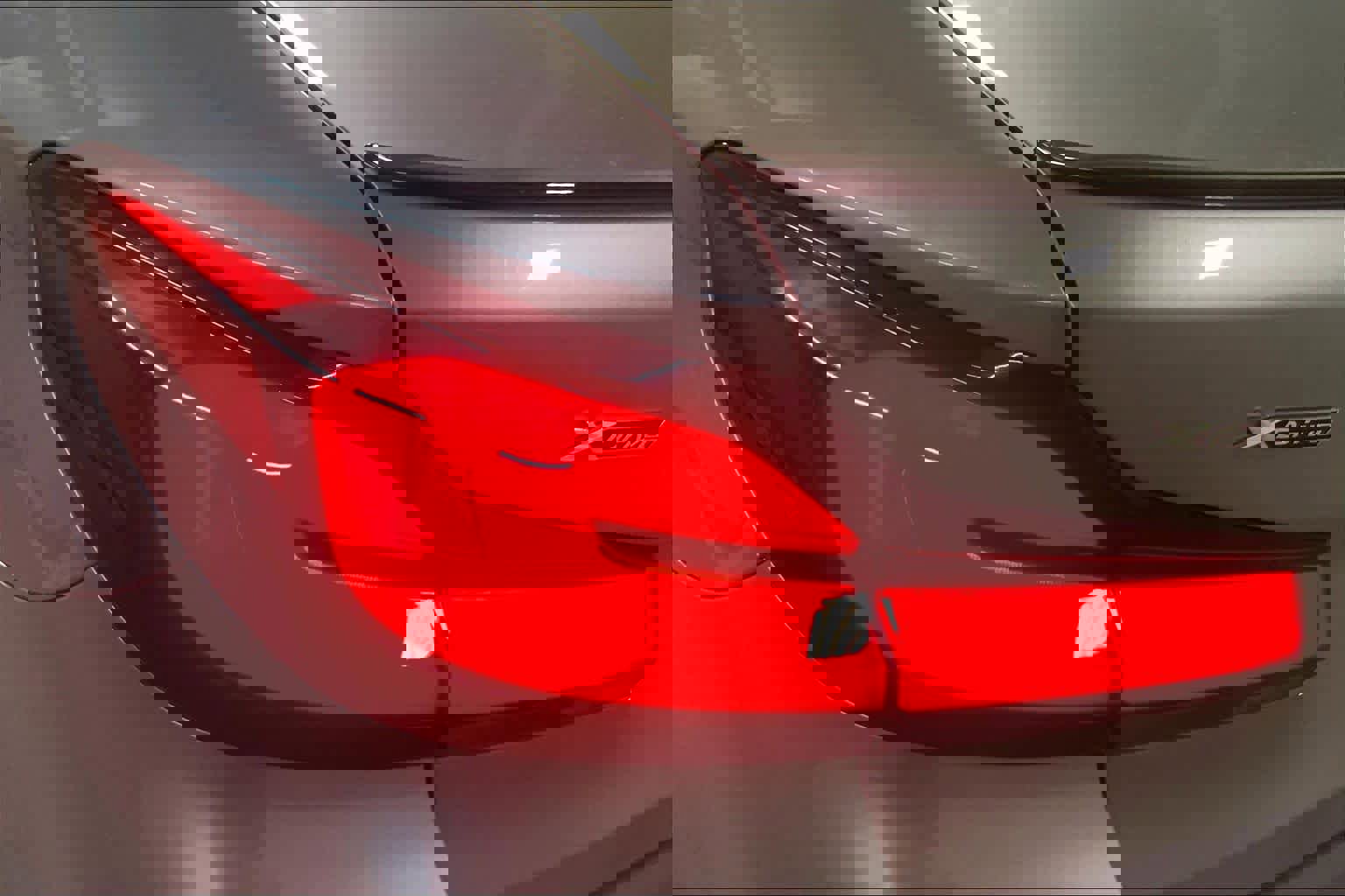 Certified 2023 BMW 530e xDrive w/ Premium Package image 28