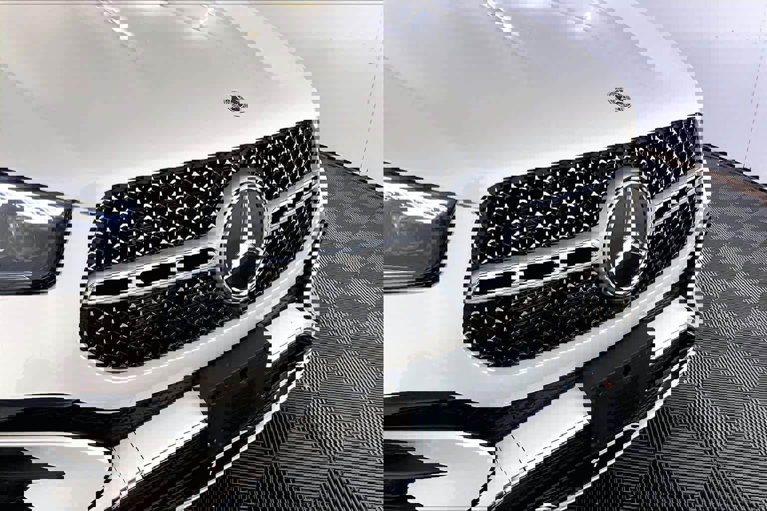 Certified 2024 Mercedes-Benz GLE 450 4MATIC image 32