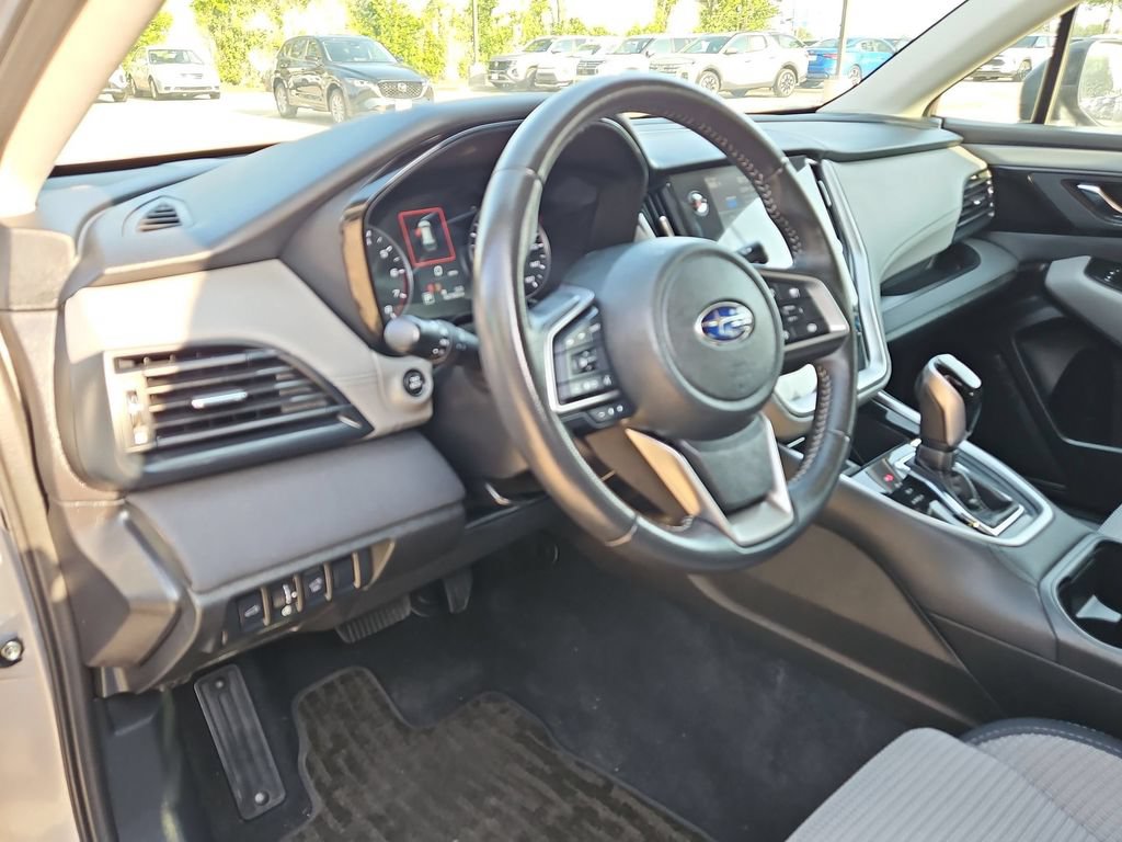 Used 2025 Subaru Outback Premium AWD/4WD image 12