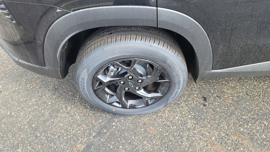 New 2026 Chevrolet Trax LT w/ Driver Confidence Package image 13