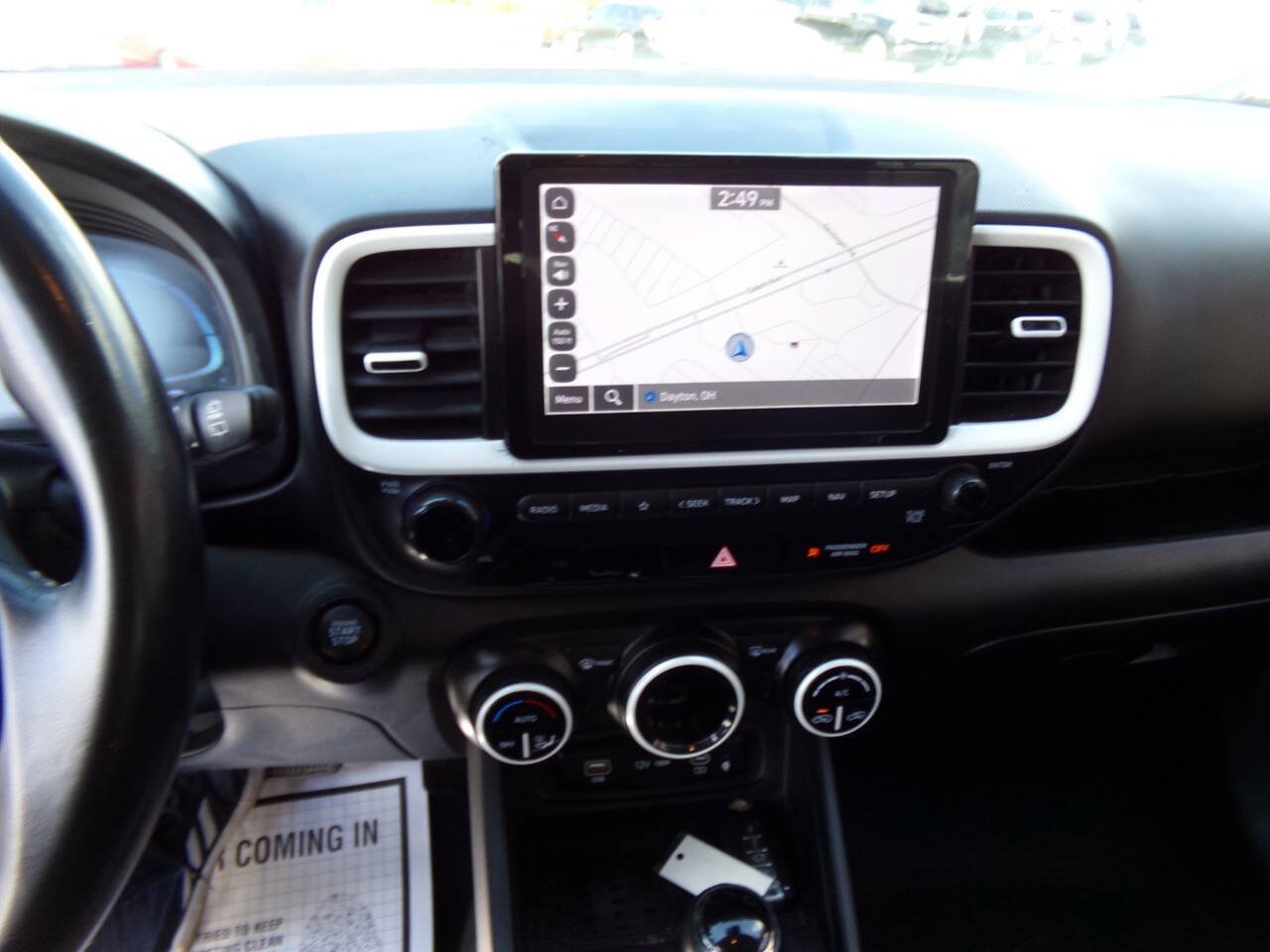 Used 2023 Hyundai Venue Limited FWD image 27