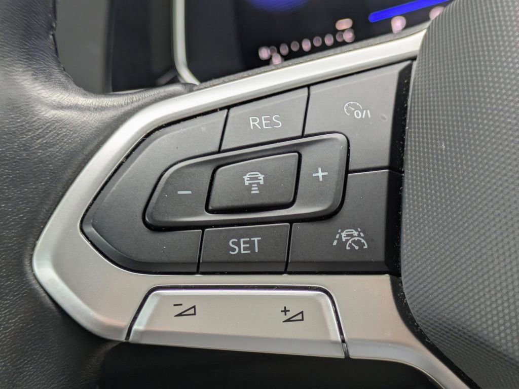Used 2023 Volkswagen Jetta SE FWD image 25
