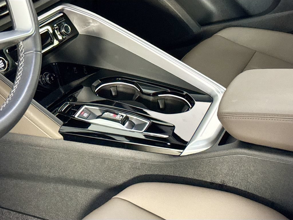 Used 2025 Audi Q5 Premium w/ Convenience Package AWD/4WD image 8