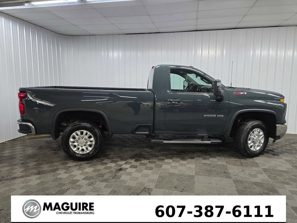 Used 2025 Chevrolet Silverado 2500 LT AWD/4WD image 2