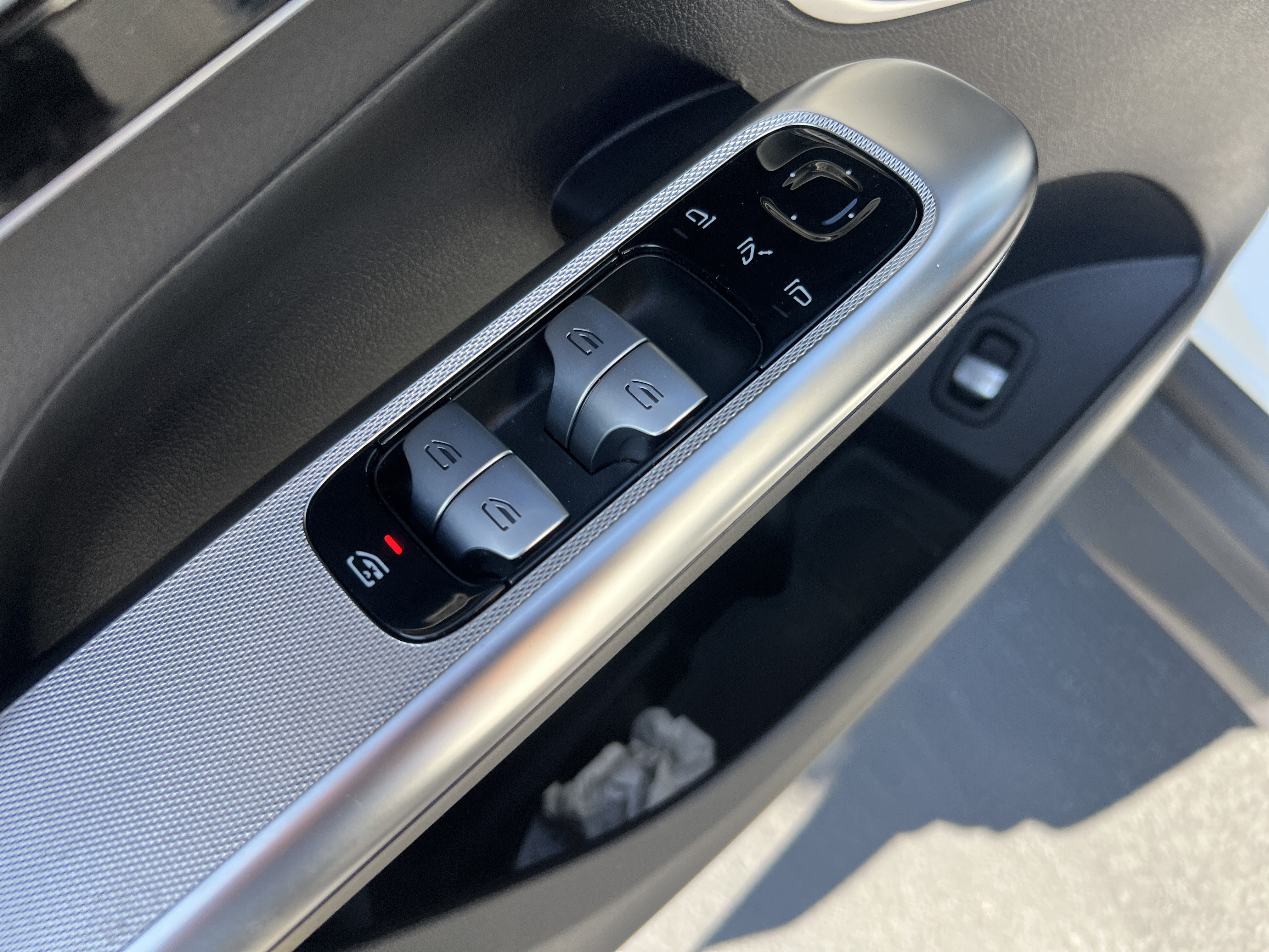 Certified 2025 Mercedes-Benz GLC 300 4MATIC image 15