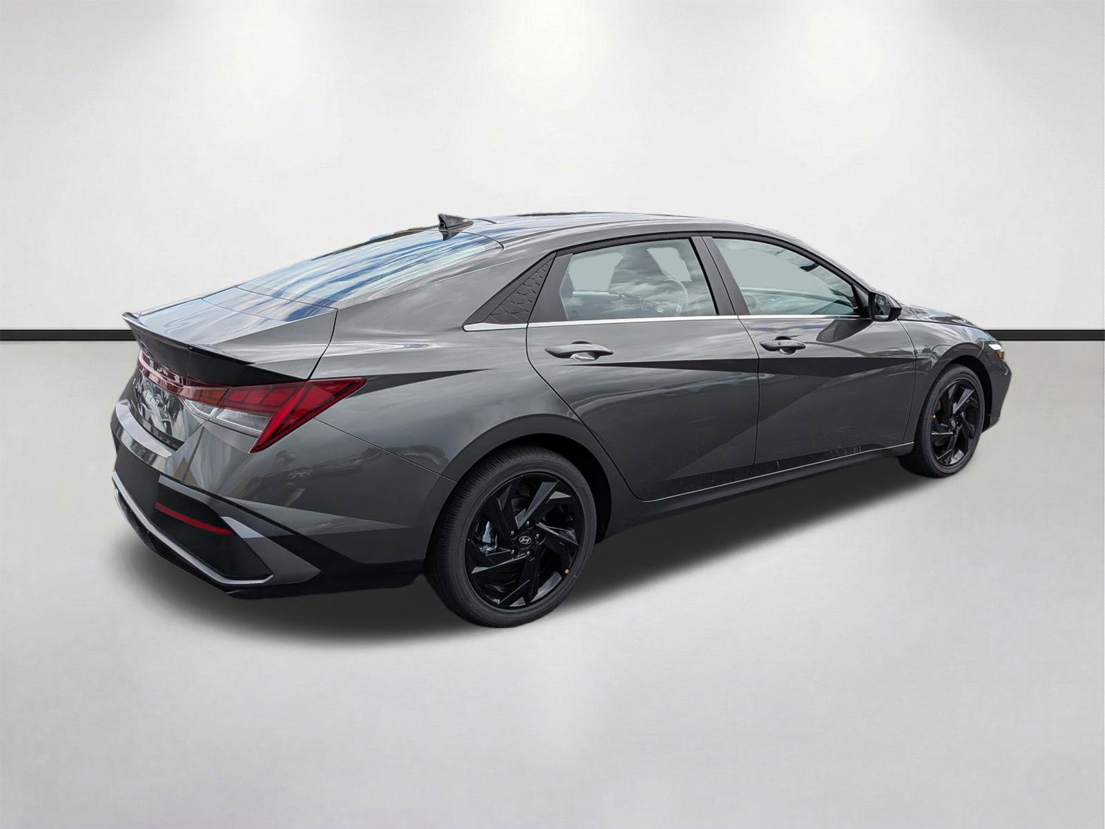 New 2026 Hyundai Elantra SEL Sport FWD image 4