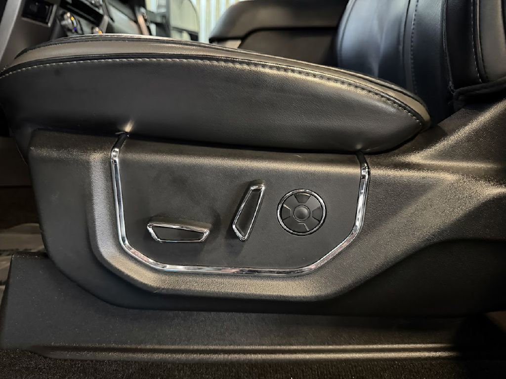 Used 2017 Ford F350 Platinum w/ FX4 4x4 Off Road Package image 26