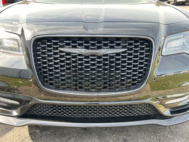 Used 2022 Chrysler 300 Touring L w/ Popular Equipment Group RWD image 9