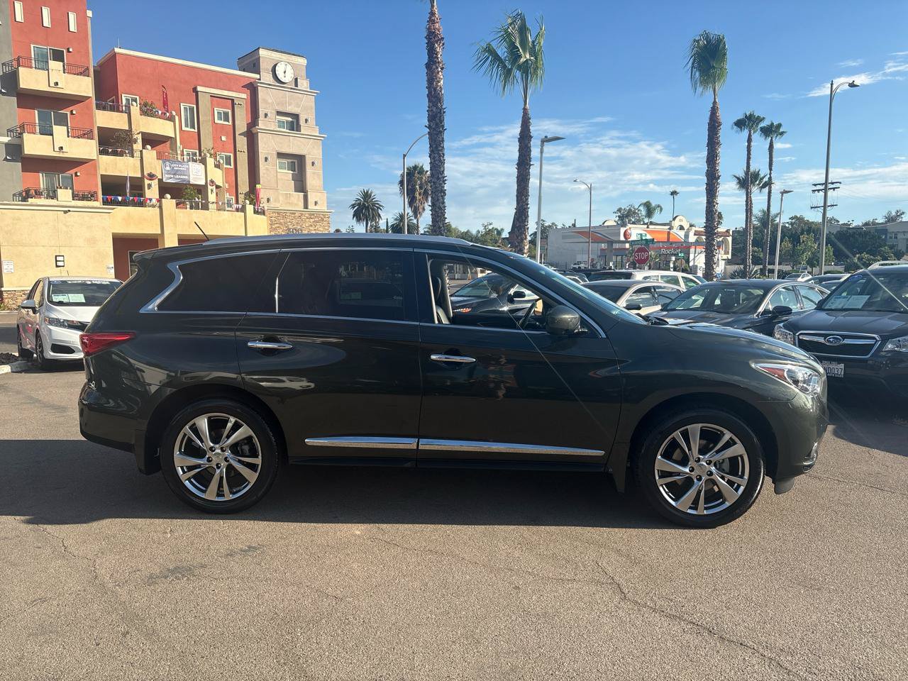 Used 2013 INFINITI JX35 AWD w/ Premium Pkg image 9