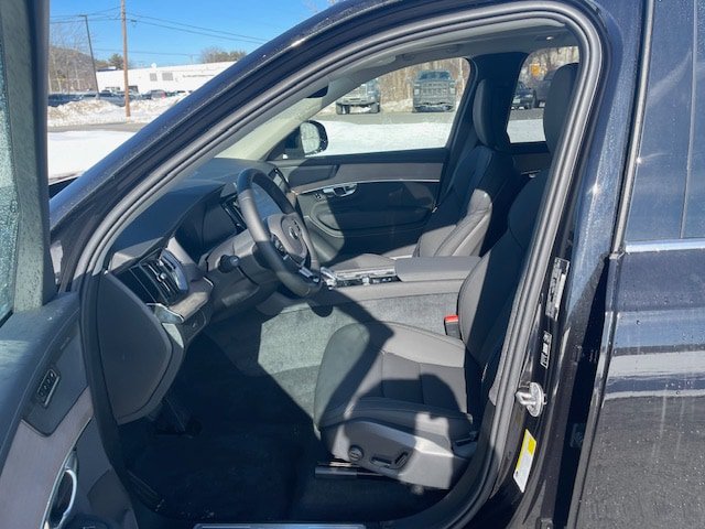 New 2026 Volvo XC90 B6 Plus w/ Protection Package Premier AWD/4WD image 6